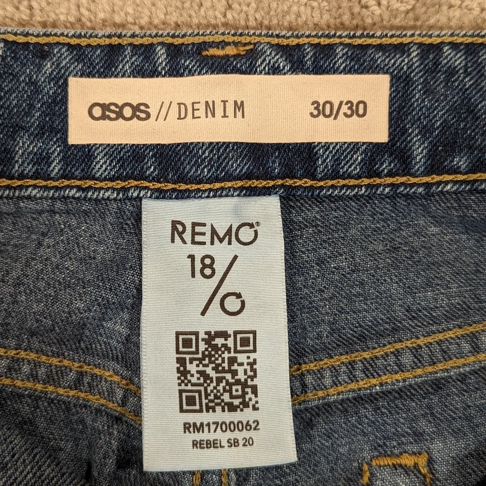 ASOS High Waisted Mom Jeans Size 30" Waist Medium Wash - Picture 3 of 10